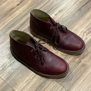 L. L. Bean women’s stonington leather chukka boots- size 10